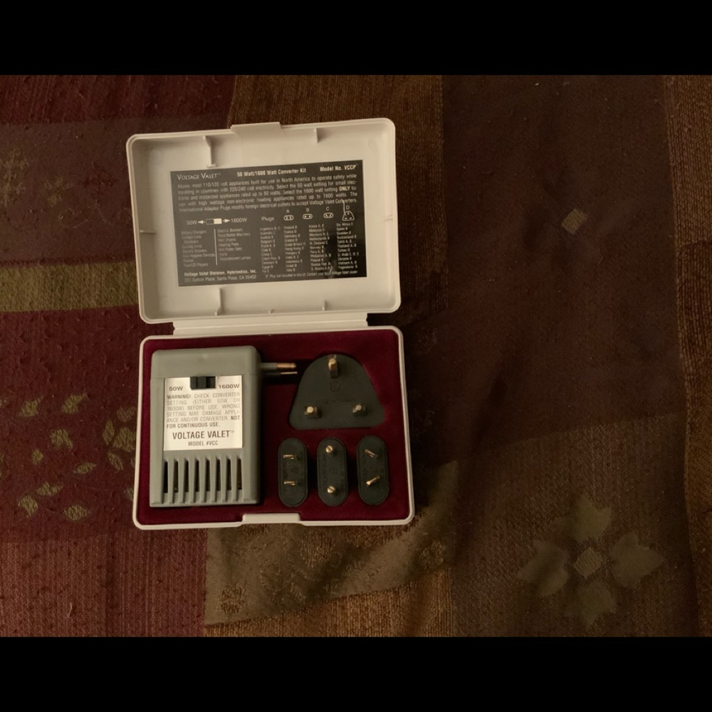 Travel voltage adapter